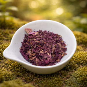 bol en céramique avec pétales d'hibiscus